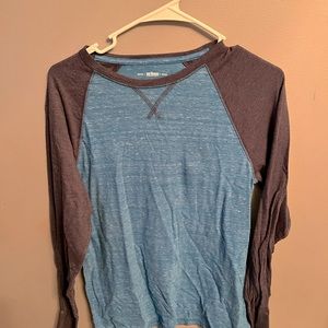 Men’s long sleeve top
